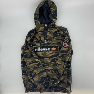 ellesse camouflage windbreaker